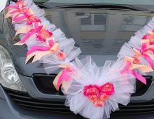 कार के लिए DIY शादी की सजावट